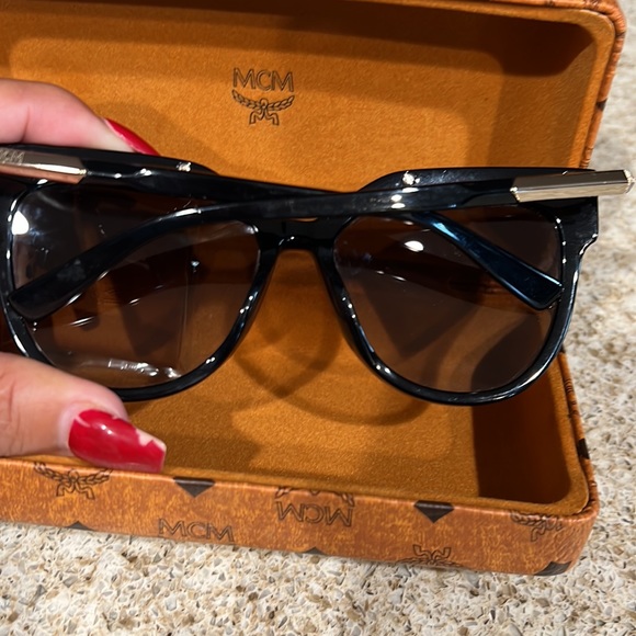 MCM Cat eye Sunglasses - Picture 2 of 4